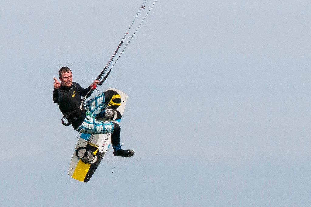 Cool Kitesurfer stunt