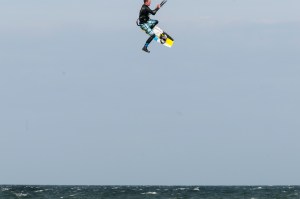 Kitesurfer jump 4